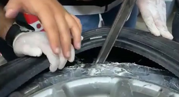 Araç lastiğinde uyuşturucu sevkiyatı 'Çaki'ye takıldı