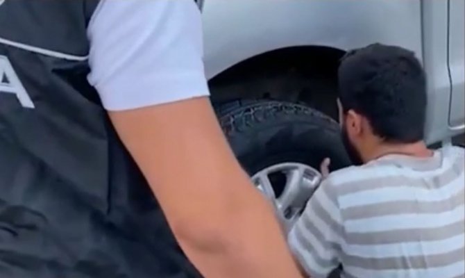Araç lastiğinde uyuşturucu sevkiyatı polisin film gibi operasyonuyla engellendi