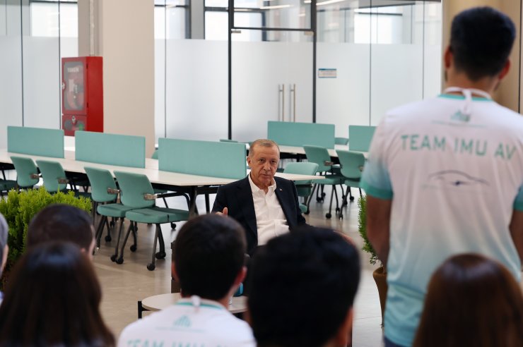 Cumhurbaşkanı Erdoğan gençlerle bir araya geldi