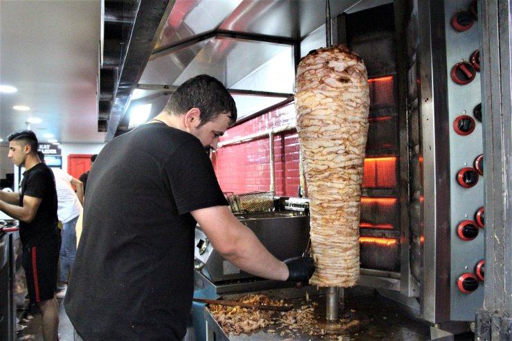 Dönercilerin sıcakla imtihanı