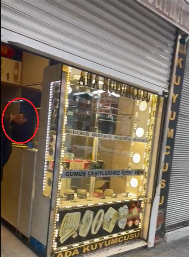 'Düşük ayarlı sahte altın' iddiasına açıklama: Odanın izniyle getirilen ürünleri satıyoruz