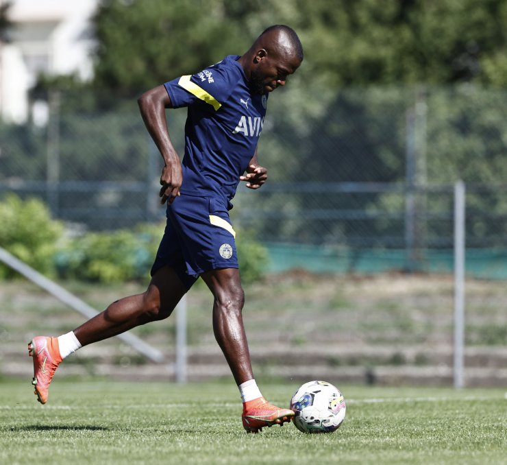 Fenerbahçe, Kasımpaşa hazırlıklarına Çekya'da başladı