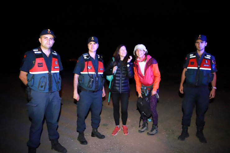 Hasan Dağı'nda mahsur kalan 2 kadın dağcı kurtarıldı