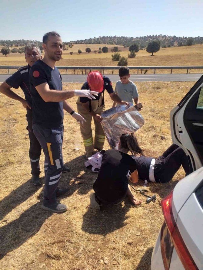 İki otomobil çarpıştı, 1 kişi öldü, 3 kişi yaralandı