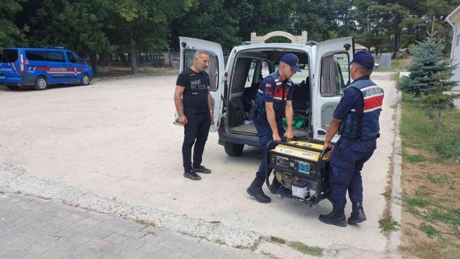 Jeneratör hırsızları 600 saatlik kamera kaydı izlenerek yakalandı