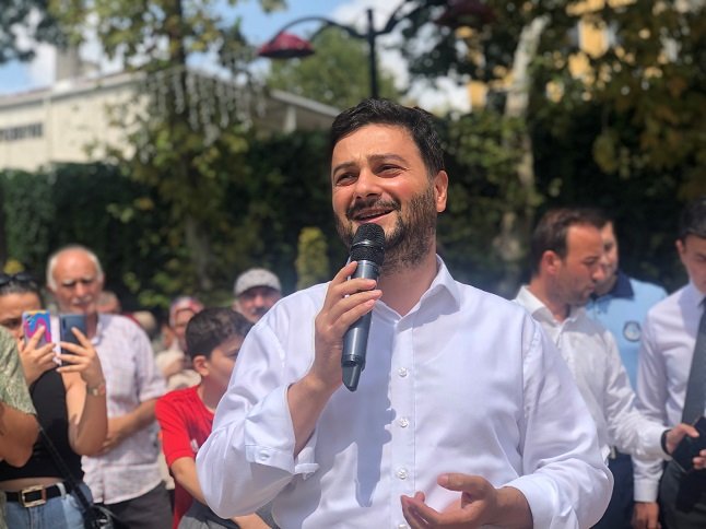 Kağıthane’de metrelerce aşure kuyruğu