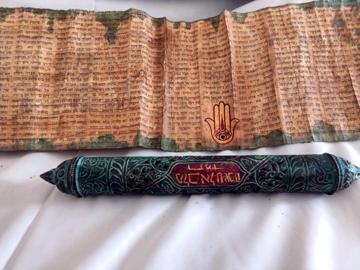 Kırklareli'de el yazması İncil ve Tevrat ele geçirildi