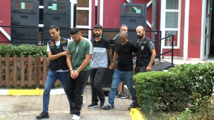 Maltepe'deki taciz iddiasıyla ilgili gözaltına alınan 3 kişi adliyeye sevk edildi