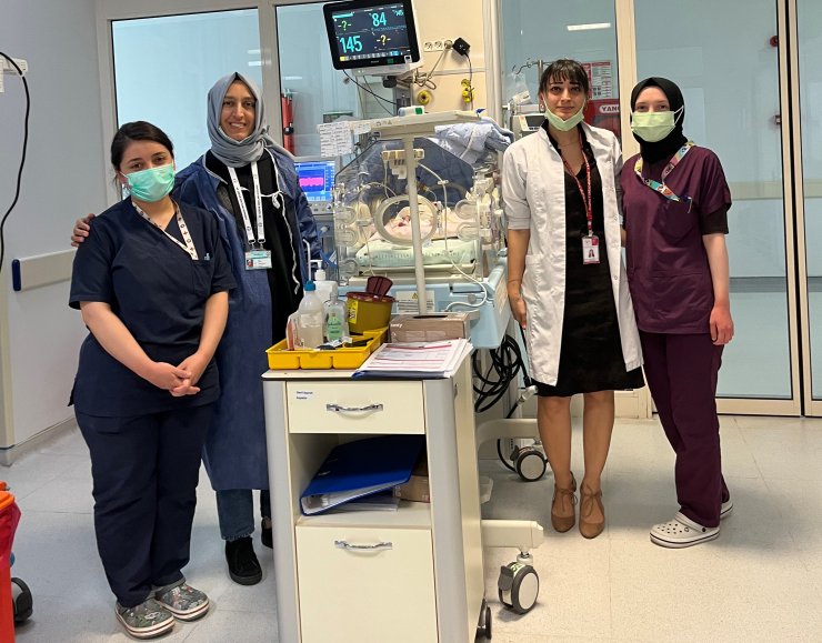 540 gramlık parmak bebek Rabia'yı kök hücre tedavisi hayata bağladı