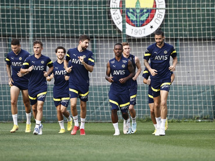 Fenerbahçe, Kasımpaşa mesaisine devam etti