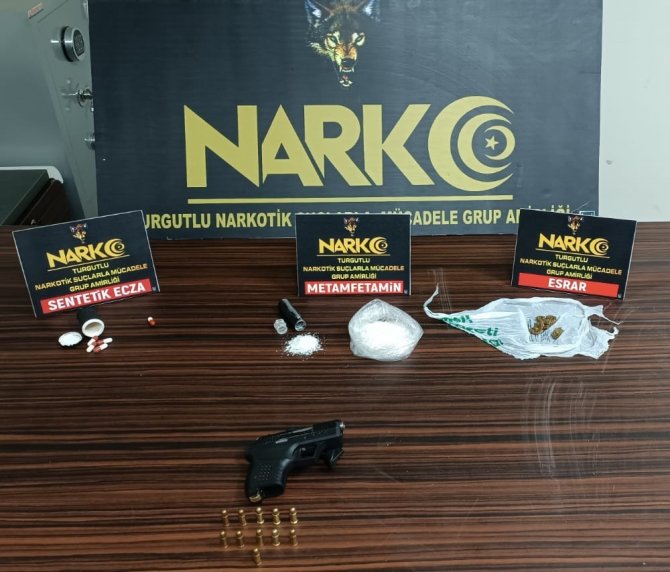 Otel odasına uyuşturucu operasyonu