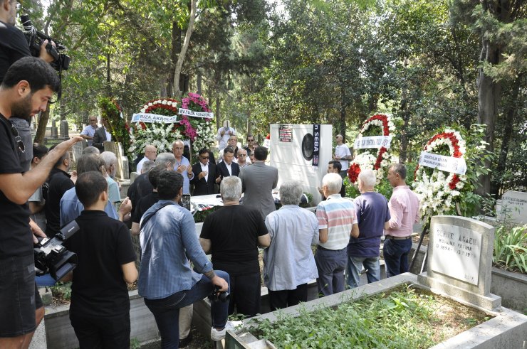 Süleyman Seba kabri başında anıldı