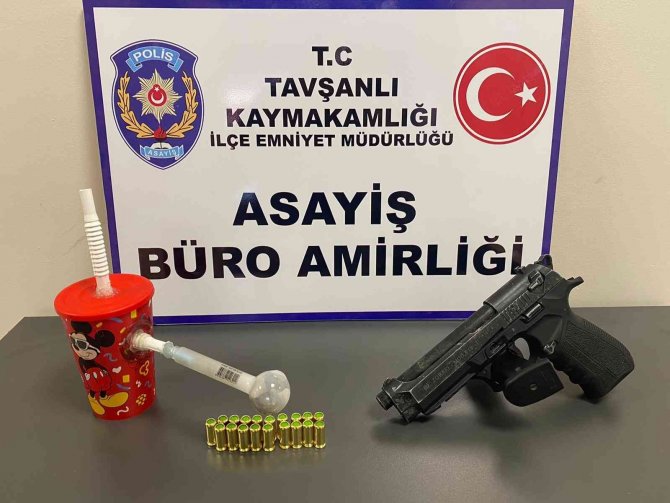 Uyuşturucu kullanmak amacıyla toplanan 4 kişi gözaltına alındı