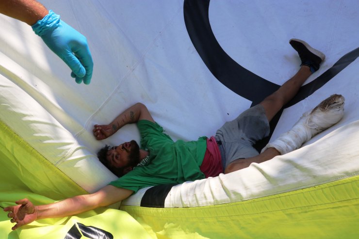 Üst geçitten atladı! "Sözümü tutamadım, özür dilerim"