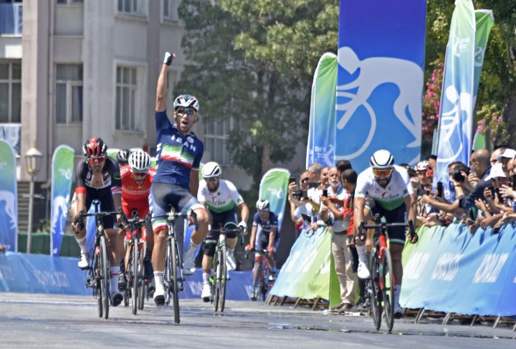 Yol bisikletinin şampiyonları İran ve Özbekistan