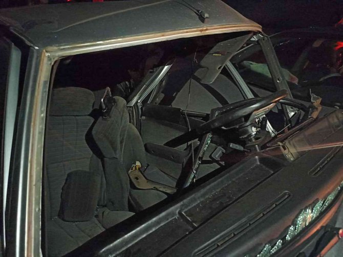 Alkollü sürücülerin kazasında 2’si ağır 4 kişi yaralandı