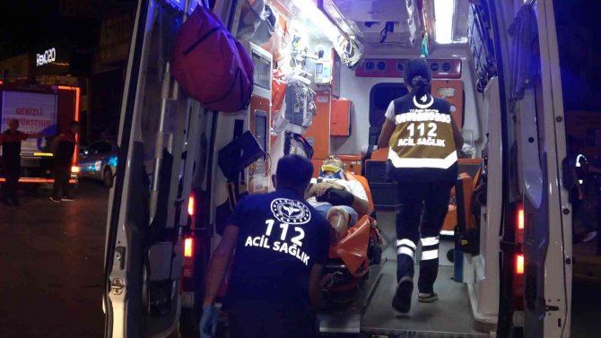 Kırmızı ışıkta geçen alkollü sürücü dehşet saçtı: 1 ölü, 4 yaralı