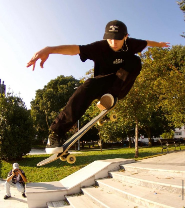 Maltepe'de kaykay şampiyonu milli sporcuya dayak