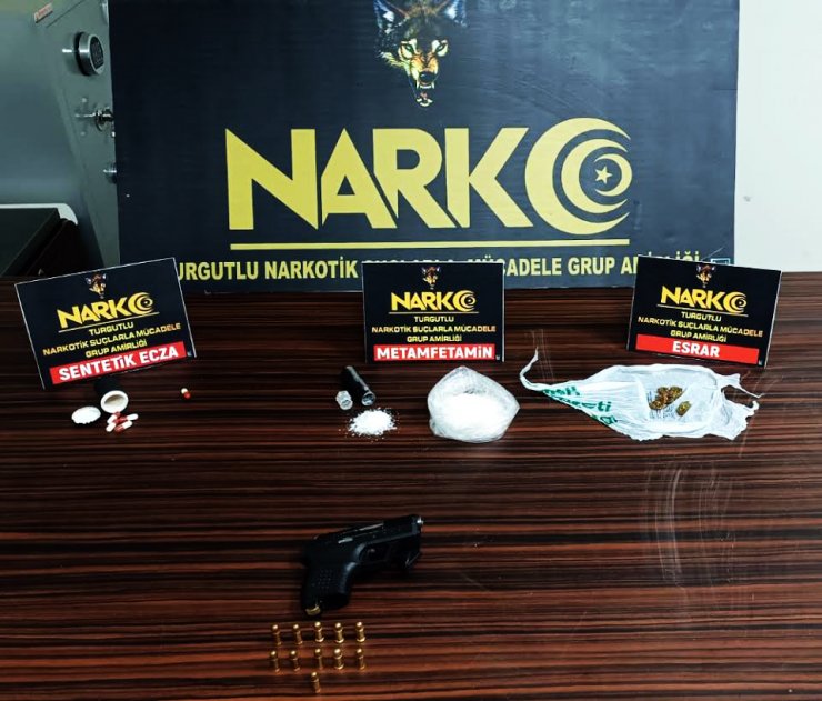 Manisa'da otele düzenlenen uyuşturucu operasyonunda 2 tutuklama