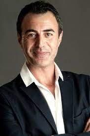 Ünlü oyuncu 3'ncü kattan düşerek hayatını kaybetti