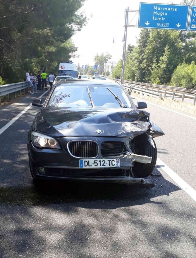 Araç su tahliye kanalına uçtu: 3 yaralı