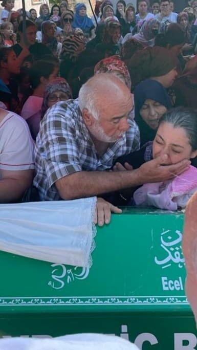 Babasının terastan attığı çekyatın başına çarpmasıyla ölen küçük Rana, toprağa verildi