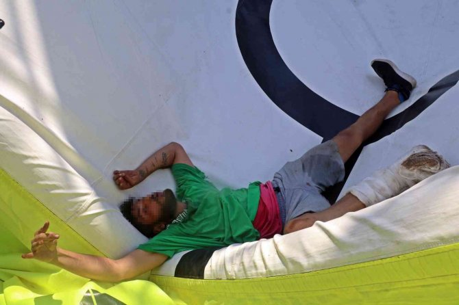 Bu sefer brandanın üzerine atlamadı, canına kıydı