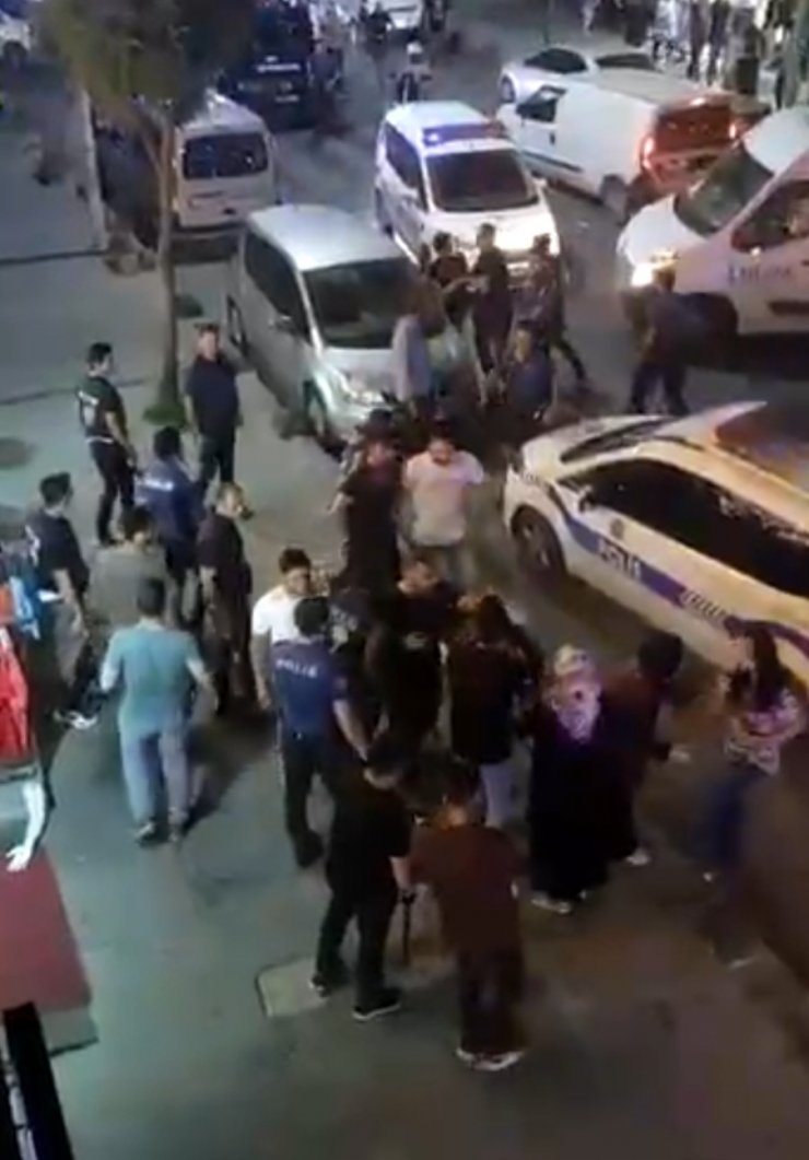 Çocukların kavgasına aileler karıştı