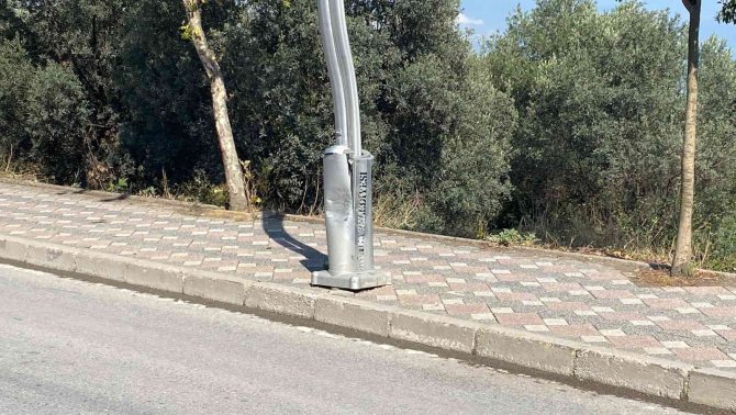 Direğe çarpan motosikletin sürücüsü hayatını kaybetti