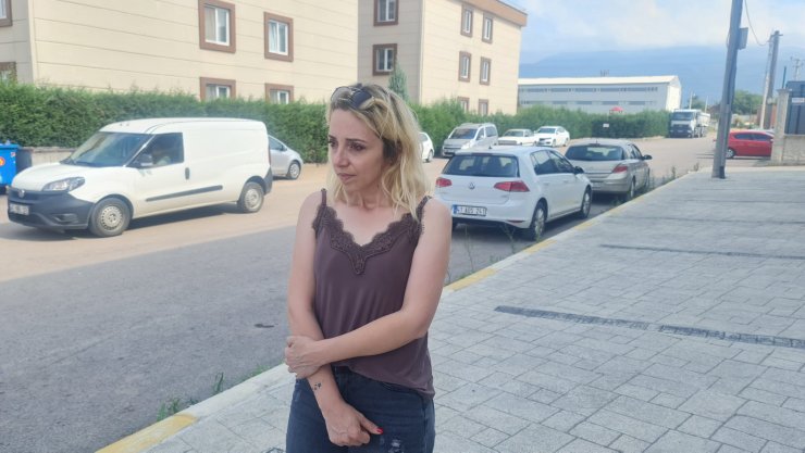 Erkek arkadaşı, iş yerini basarak darbetti