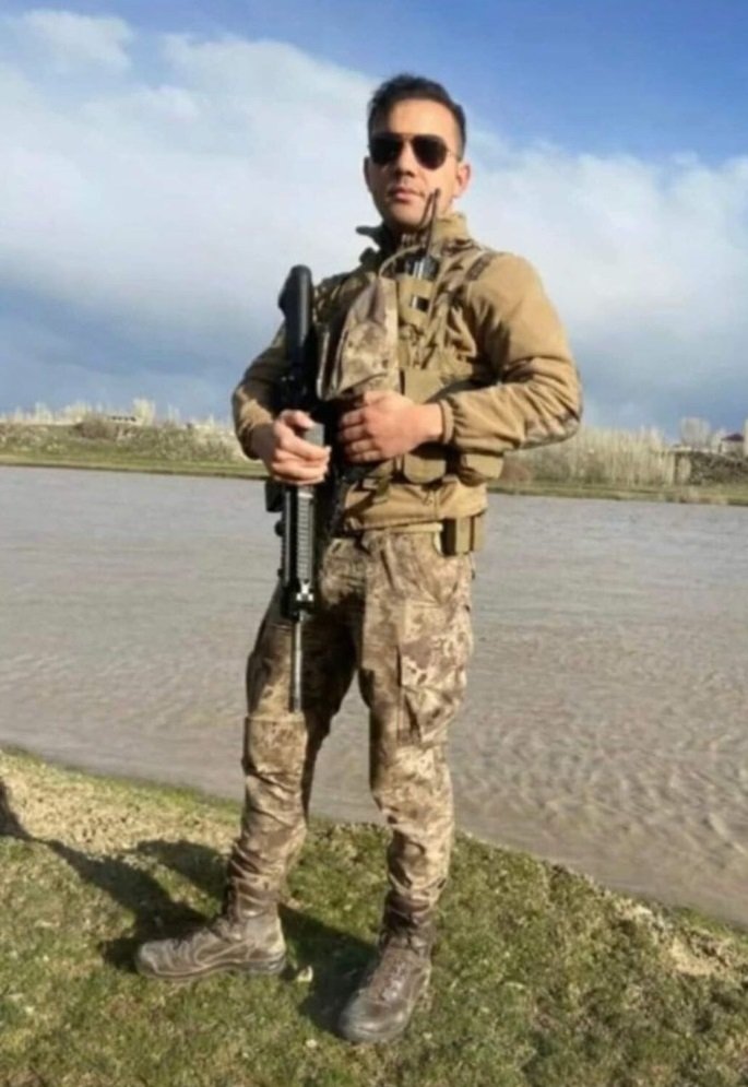 Evlilik hazırlığındaydı; merdivenden düşen özel harekat polisi kurtarılamadı