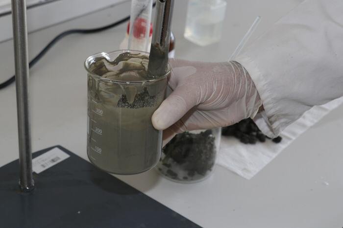 Iğdır'da Tuz Dağı'ndaki kilden cilt maskesi üretildi