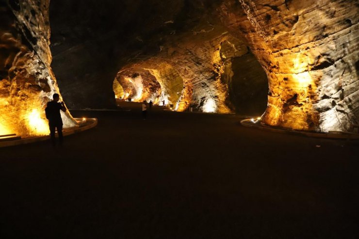 Iğdır'da Tuz Dağı'ndaki kilden cilt maskesi üretildi