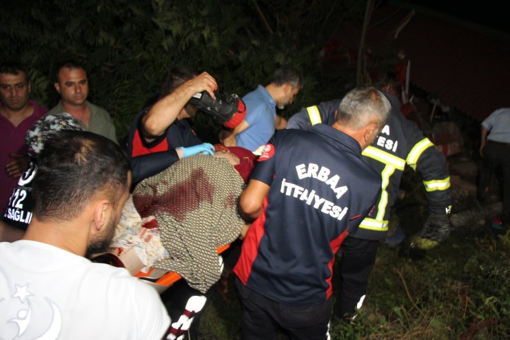 İki otomobil çarpıştı: 4'ü çocuk 8 yaralı