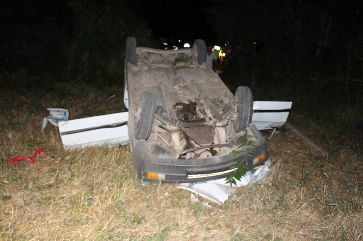 İki otomobil çarpıştı: 4'ü çocuk 8 yaralı