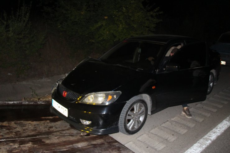 İki otomobil çarpıştı: 4'ü çocuk 8 yaralı