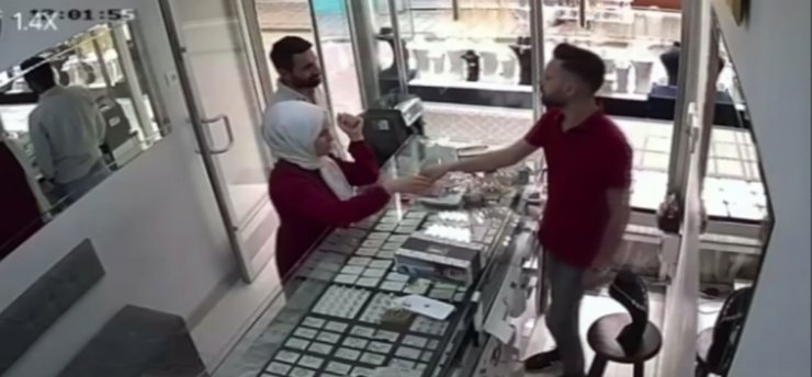 Karaman'da sahte altın bozdurup, kuyumcuları dolandıran 3 kişi yakalandı