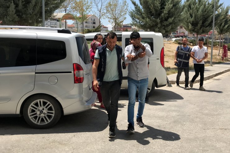 Karaman'da sahte altın bozdurup, kuyumcuları dolandıran 3 kişi yakalandı