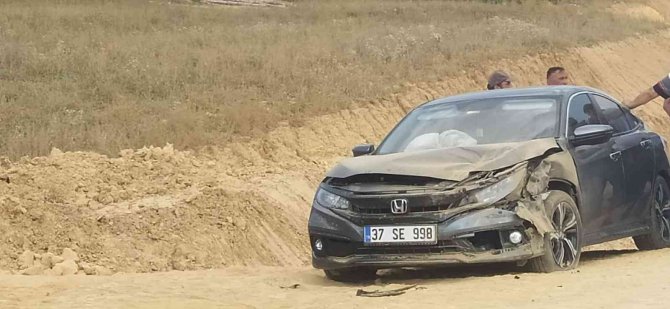 Kastamonu’da otomobil hafriyat kamyonuna çarptı: 4 yaralı