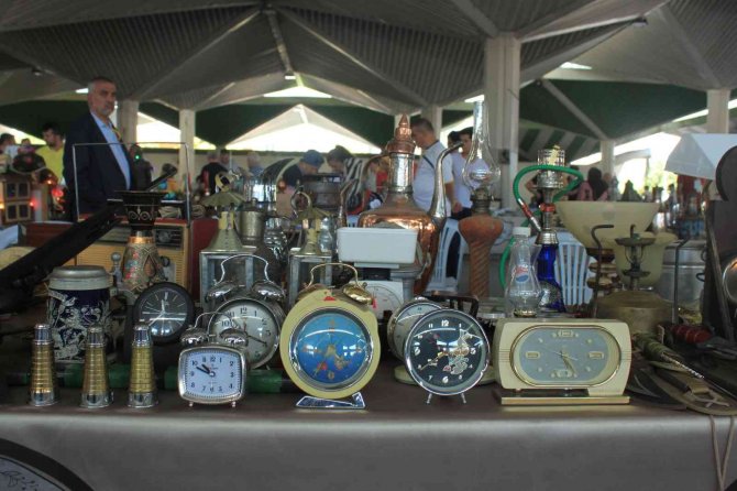 Konyalılar bu pazarda geçmişe yolculuk yapıyor