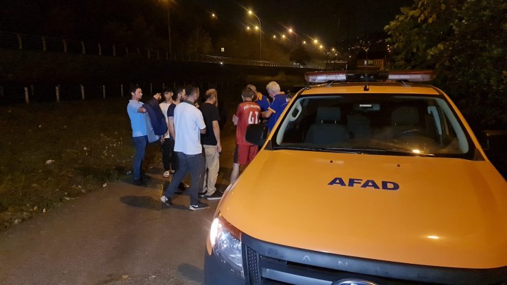 Kötü koku endişe yarattı, kanalizasyon hattının tıkalı olduğu ortaya çıktı