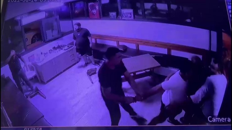 Şile'de duraktaki taksiciye saldırı kamerada