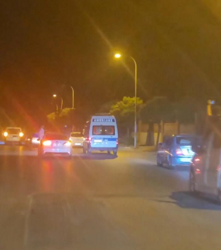 Sultanbeyli'de asker uğurlama konvoyunda drift yaptılar; ambulansı aralarına aldılar