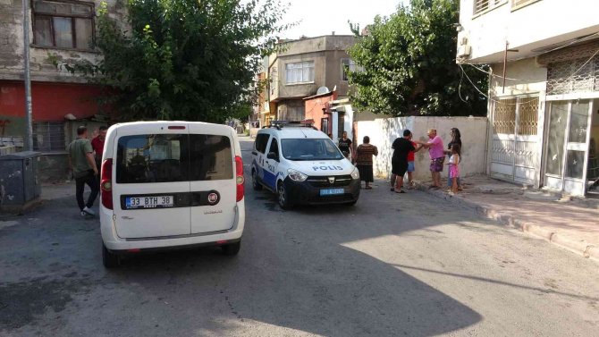 Yeni doğan bebeği tarlaya bırakmışlar