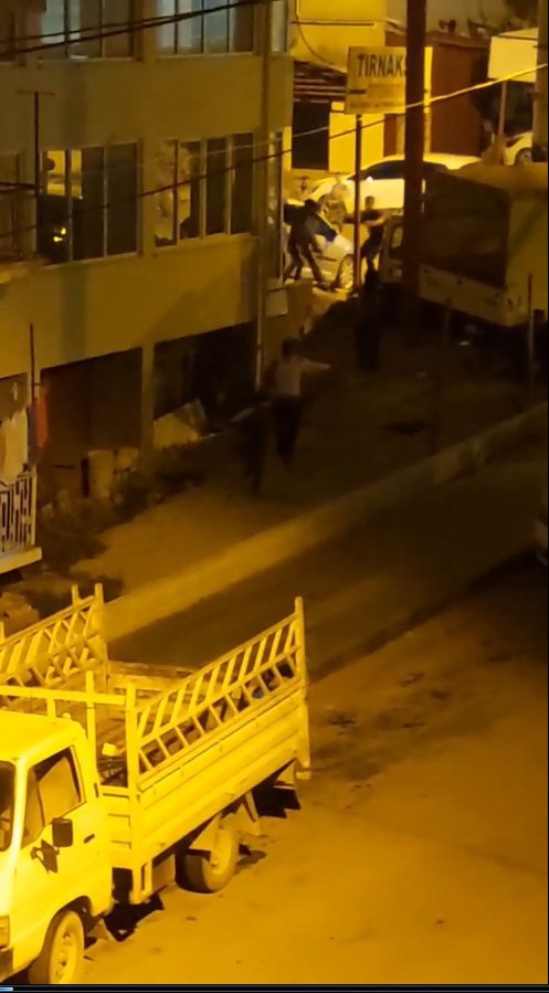 Akraba iki aile arasındaki kavgada, 13 yaşındaki çocuk bıçakla yaralandı