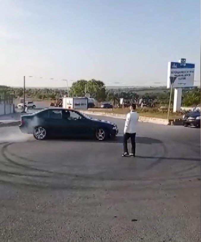Büyükçekmece'de düğün konvoyunda drift yapan sürücüye ceza