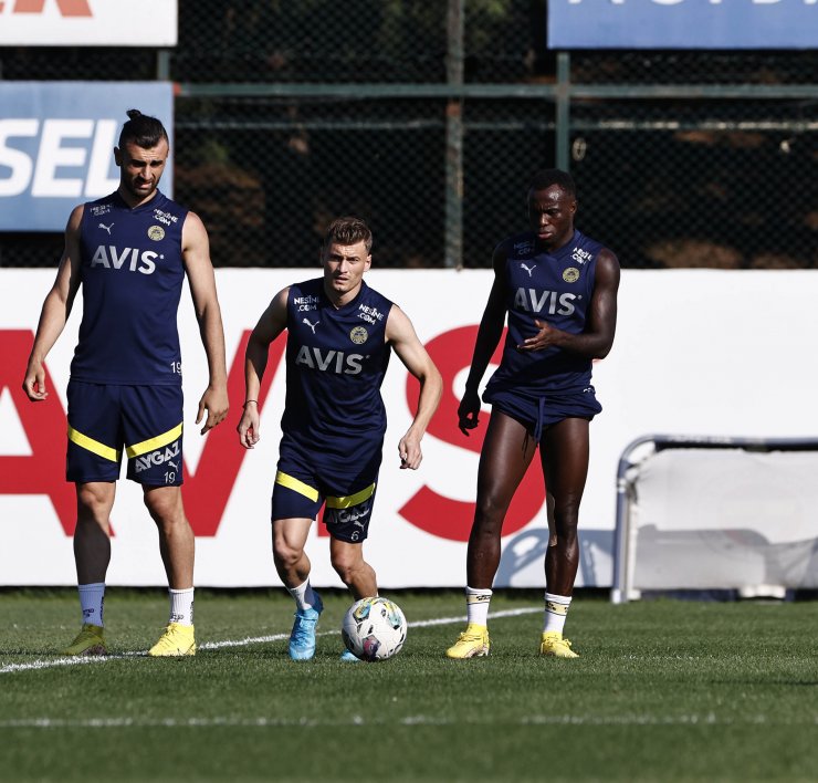 Fenerbahçe'de Joao Pedro takımla çalıştı