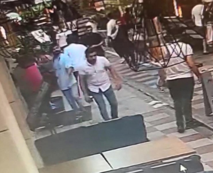 İki ortak arasındaki silahlı kavga kamerada