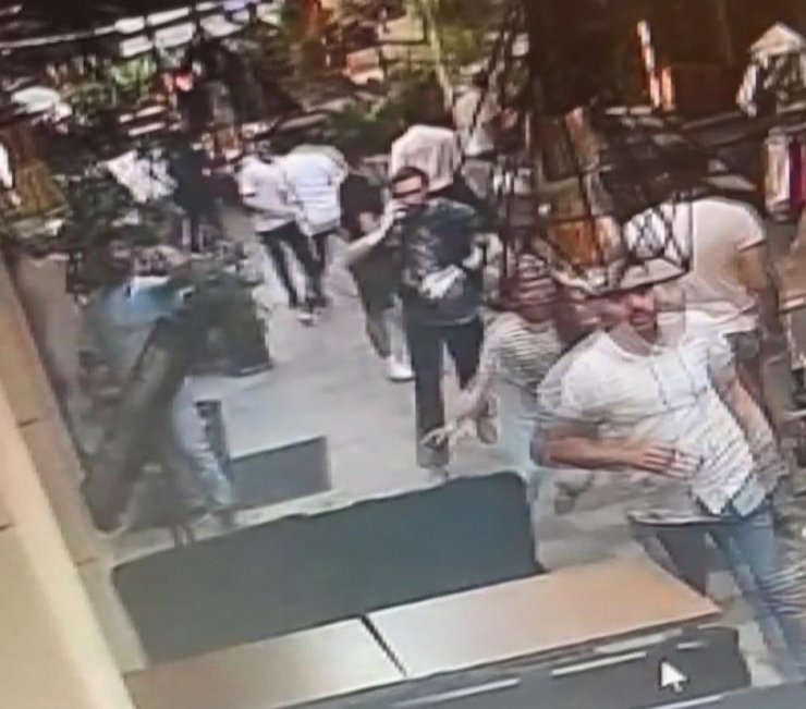 İki ortak arasındaki silahlı kavga kamerada