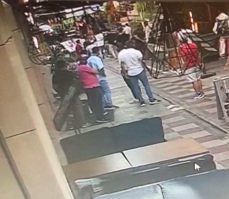 İki ortak arasındaki silahlı kavga kamerada